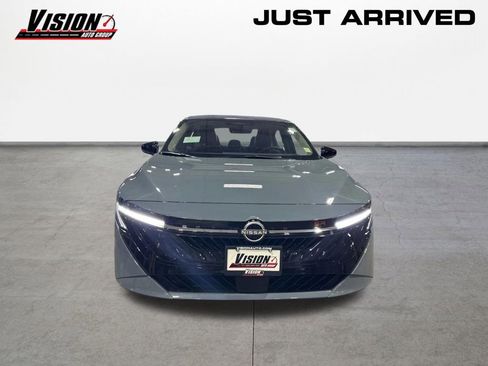 New 2026 Nissan Sentra SR w/ SR Premium Package FWD image 2