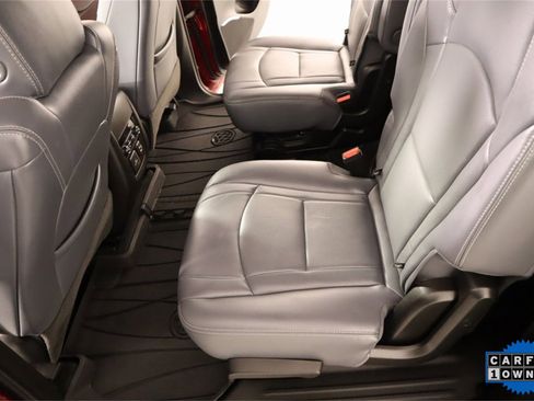 Used 2023 Buick Enclave Premium image 13