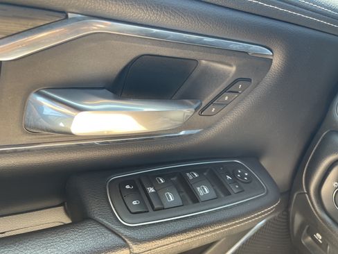 Used 2024 RAM 1500 Laramie AWD/4WD image 22