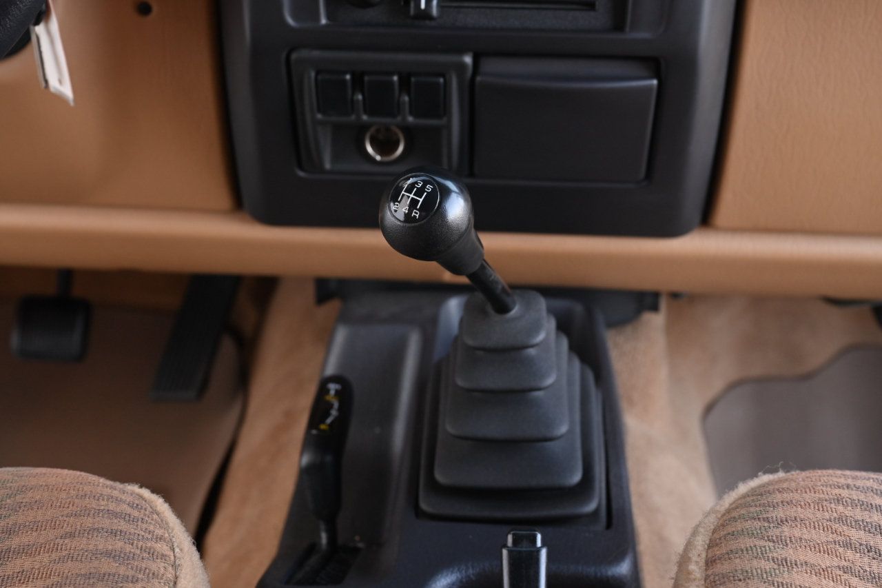Used 1998 Jeep Wrangler SE AWD/4WD image 23