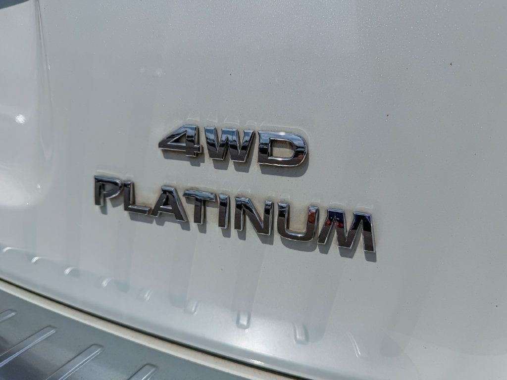 Used 2017 Nissan Pathfinder Platinum w/ Midnight Edition Package AWD/4WD image 7