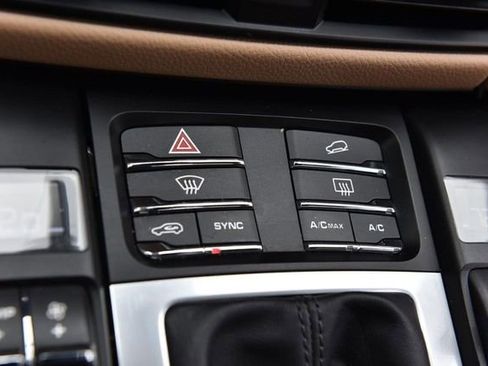 Used 2020 Porsche Macan image 17