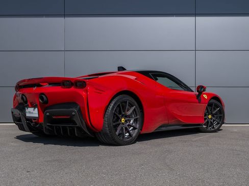 Used 2021 Ferrari SF90 Stradale AWD/4WD image 6