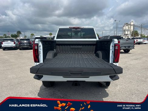 New 2026 GMC Sierra 2500 Denali w/ Denali Reserve Package AWD/4WD image 9
