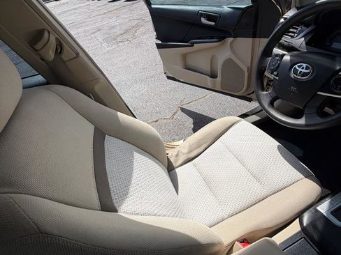 Used 2012 Toyota Camry LE image 14