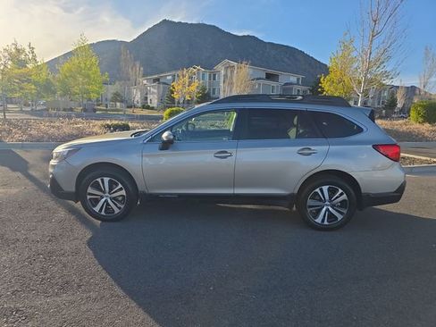 Used 2019 Subaru Outback 2.5i Limited AWD/4WD image 4