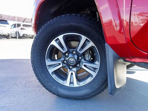 Certified 2018 Toyota Tacoma TRD Sport image 15