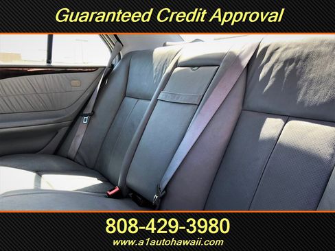 Used 2000 Mercedes-Benz E 320 Sedan image 13