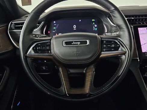 Used 2022 Jeep Grand Cherokee Summit AWD/4WD image 10