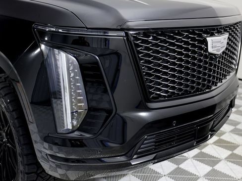 Used 2026 Cadillac Escalade Sport w/ LPO, ONYX Package AWD/4WD image 39