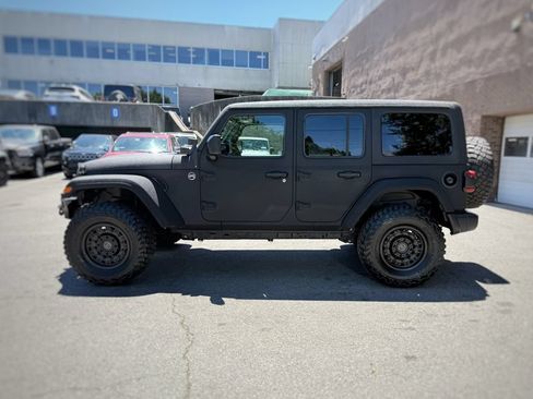 Used 2025 Jeep Wrangler Unlimited Sport AWD/4WD image 14