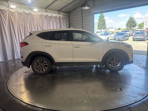 Used 2017 Hyundai Tucson SE FWD image 4