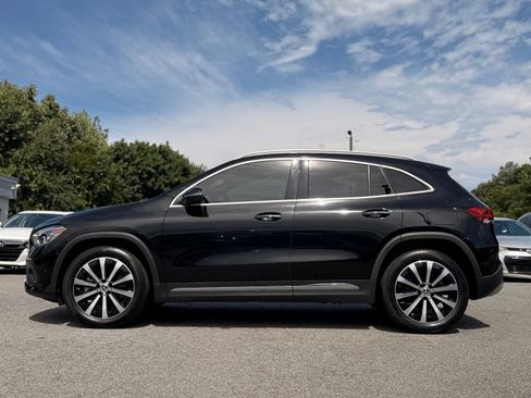 Used 2021 Mercedes-Benz GLA 250 4MATIC w/ Premium Package image 2