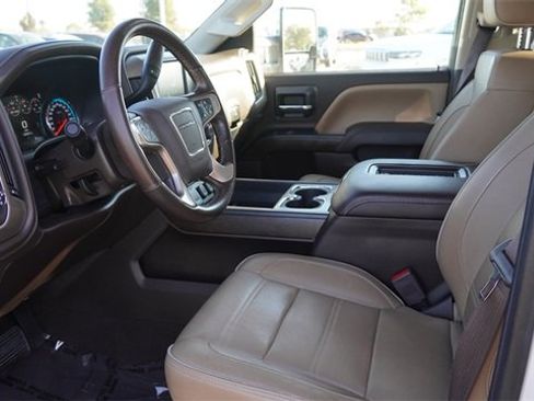 Used 2019 GMC Sierra 2500 Denali w/ Duramax Plus Package image 19