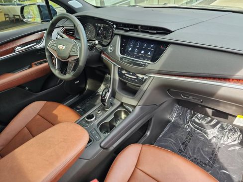 New 2026 Cadillac XT5 Premium Luxury w/ Driver Assist Package AWD/4WD image 10
