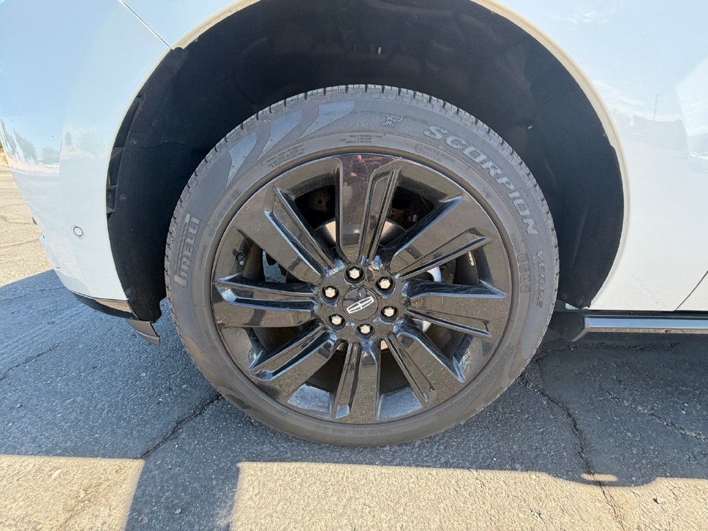 Used 2023 Lincoln Navigator Reserve AWD/4WD image 8