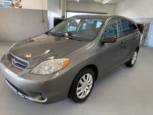 Used 2008 Toyota Matrix FWD image 3
