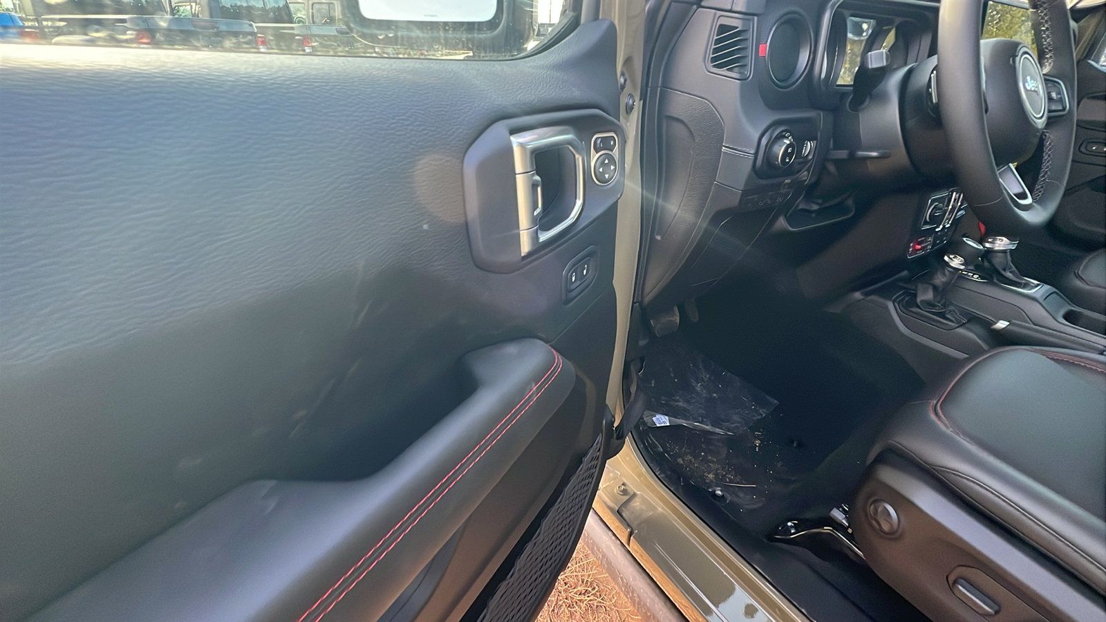 New 2026 Jeep Gladiator Rubicon w/ Safety Group AWD/4WD image 15