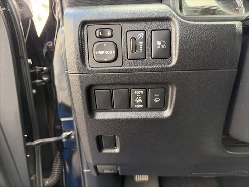 Used 2022 Toyota 4Runner TRD Off-Road image 15