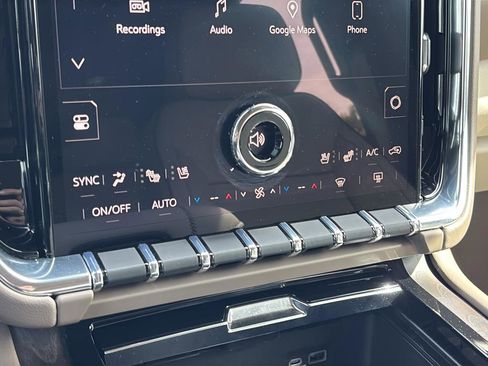 Used 2026 GMC Yukon Denali w/ Denali Reserve Package AWD/4WD image 28