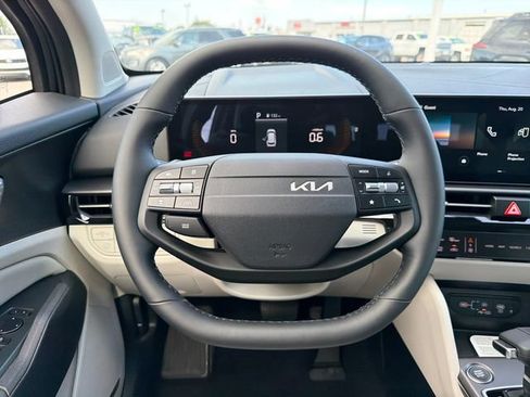 New 2026 Kia Sportage EX w/ EX Panorama Roof Package FWD image 10