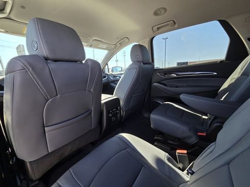 Used 2021 Buick Enclave Essence image 28