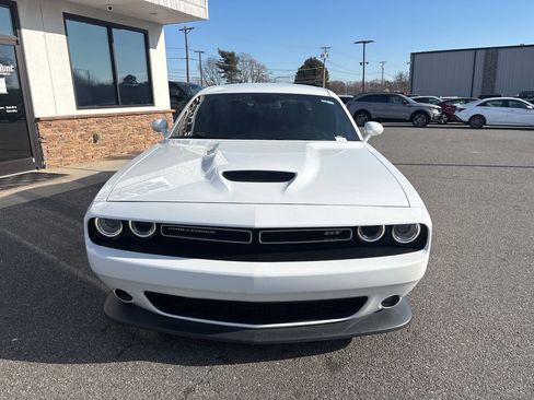Used 2022 Dodge Challenger GT image 9