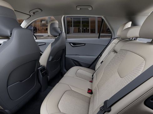 Used 2024 Kia Niro EX image 18