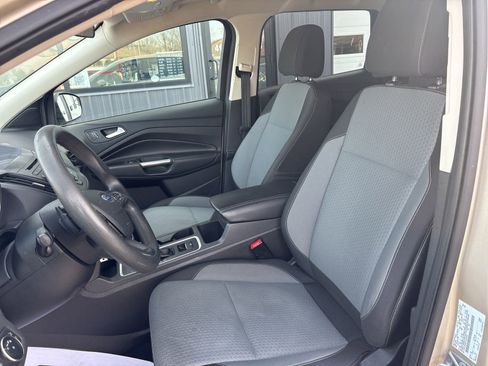 Used 2017 Ford Escape SE w/ SE Cold Weather Package image 10