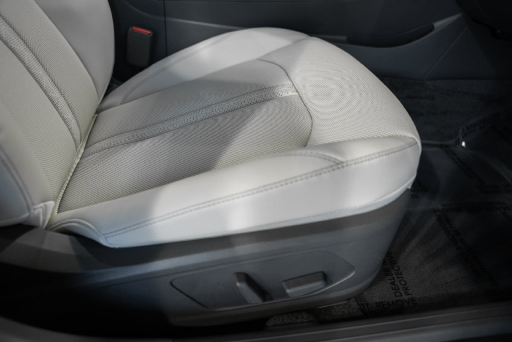 Used 2025 Hyundai Sonata Limited FWD image 32
