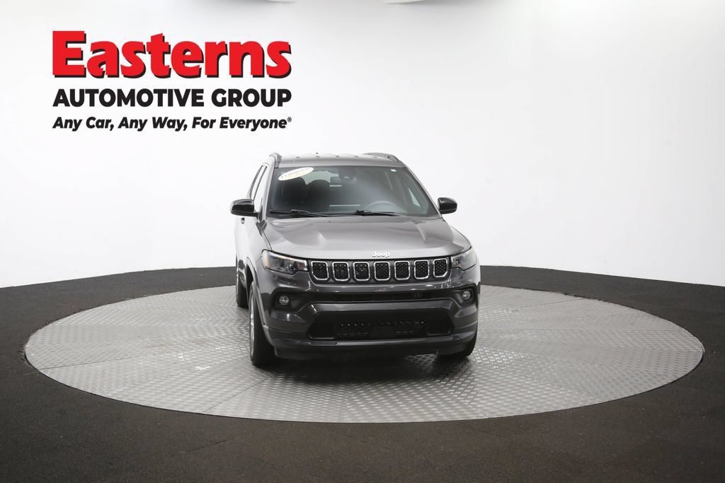 Used 2024 Jeep Compass Latitude AWD/4WD image 50
