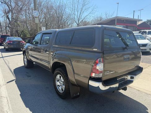 Used 2012 Toyota Tacoma 4x4 Double Cab w/ SR5 Pkg image 3
