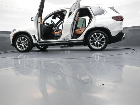 Used 2024 BMW X5 xDrive40i w/ Premium Package AWD/4WD image 52
