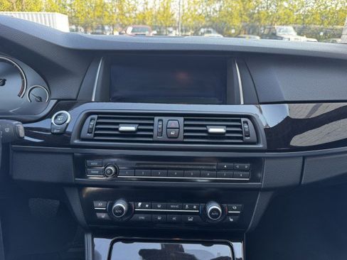 Used 2015 BMW 535d xDrive image 18
