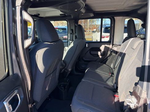 Used 2025 Jeep Wrangler Sport S image 7