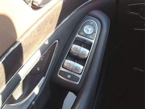 Used 2017 Mercedes-Benz S 550 Sedan image 24