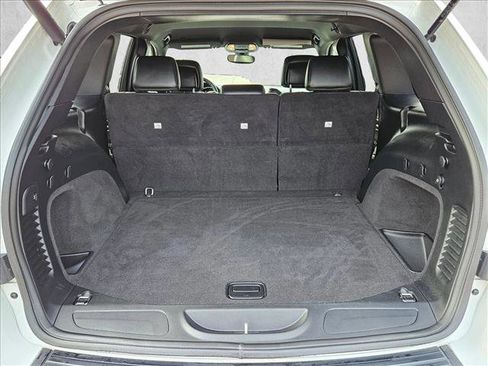 Used 2019 Jeep Grand Cherokee Altitude image 6