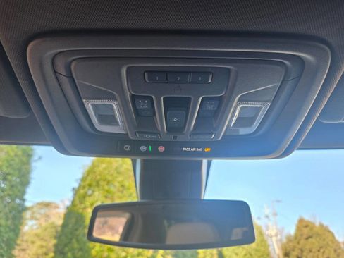 Used 2019 GMC Sierra 1500 SLT w/ SLT Premium Plus Package image 31