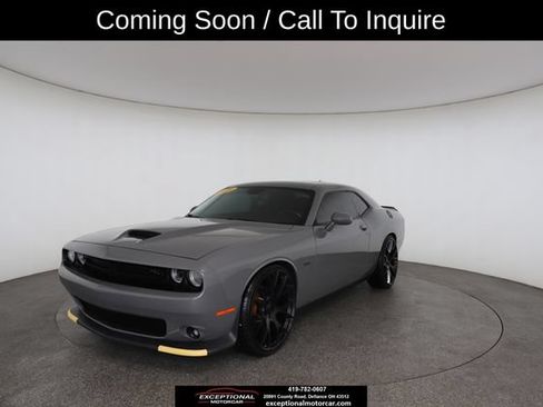 Used 2019 Dodge Challenger R/T w/ Blacktop Package RWD image 2