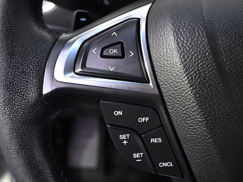 Used 2017 Ford Edge SEL w/ Equipment Group 201A AWD/4WD image 33
