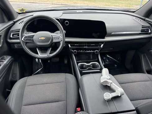 Used 2024 Chevrolet Traverse LT image 5