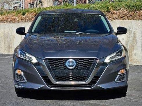Used 2020 Nissan Altima 2.5 SR w/ Premium Package FWD image 8