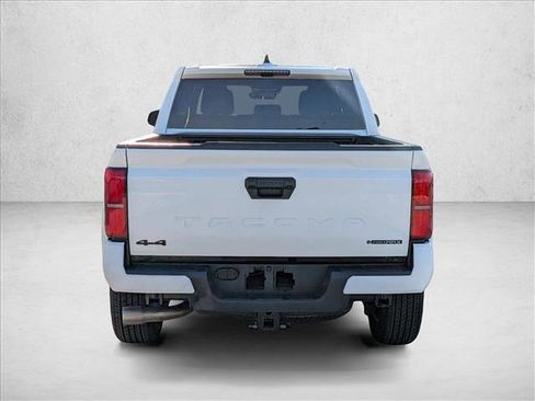Used 2025 Toyota Tacoma TRD Sport AWD/4WD image 4