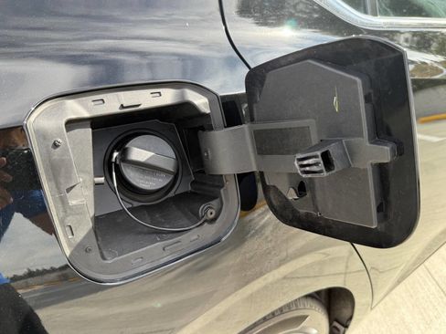 Used 2023 Nissan Sentra SV w/ All-Weather Package image 23