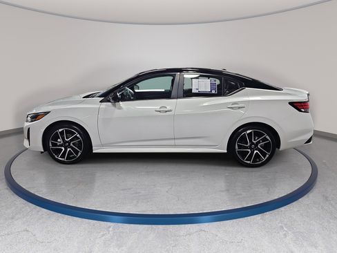 Used 2024 Nissan Sentra SR w/ SR Premium Package FWD image 8