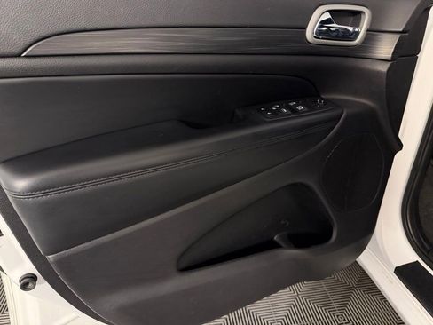 Used 2022 Jeep Grand Cherokee Laredo X image 26