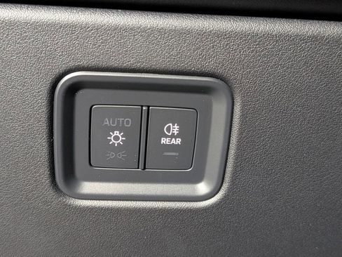 New 2025 Porsche Macan 4 Electric image 36