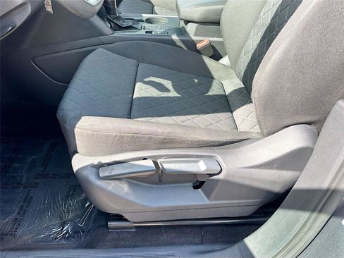 Used 2018 Volkswagen Atlas S FWD image 18