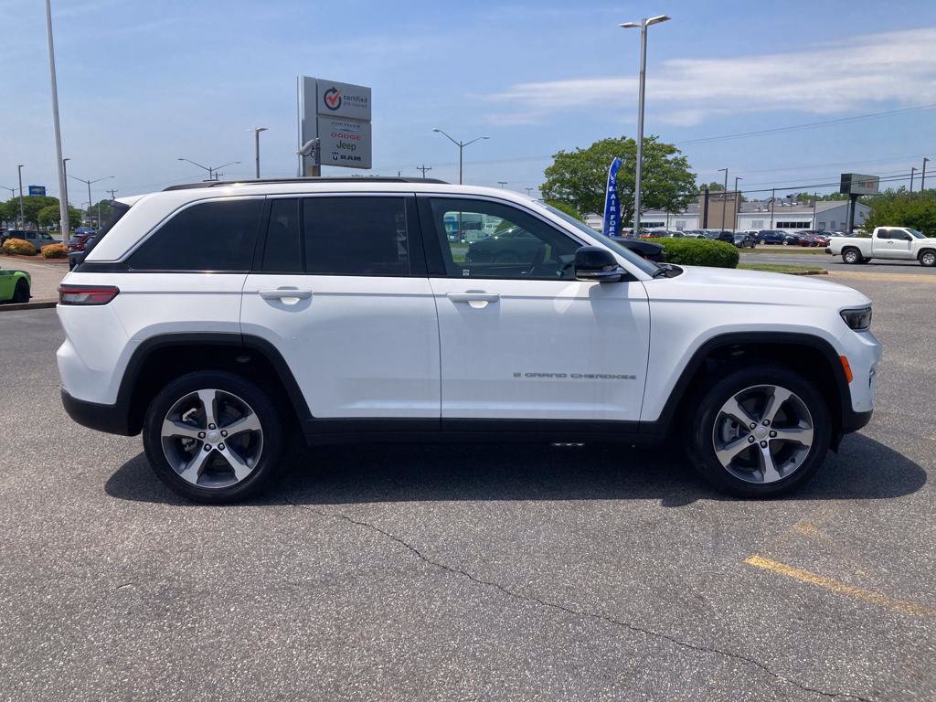 New 2024 Jeep Grand Cherokee Limited 4xe w/ Luxury Tech Group II AWD/4WD image 7