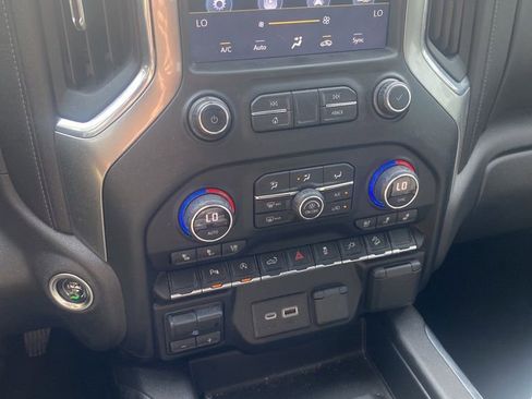 Used 2021 Chevrolet Silverado 1500 LTZ AWD/4WD image 13